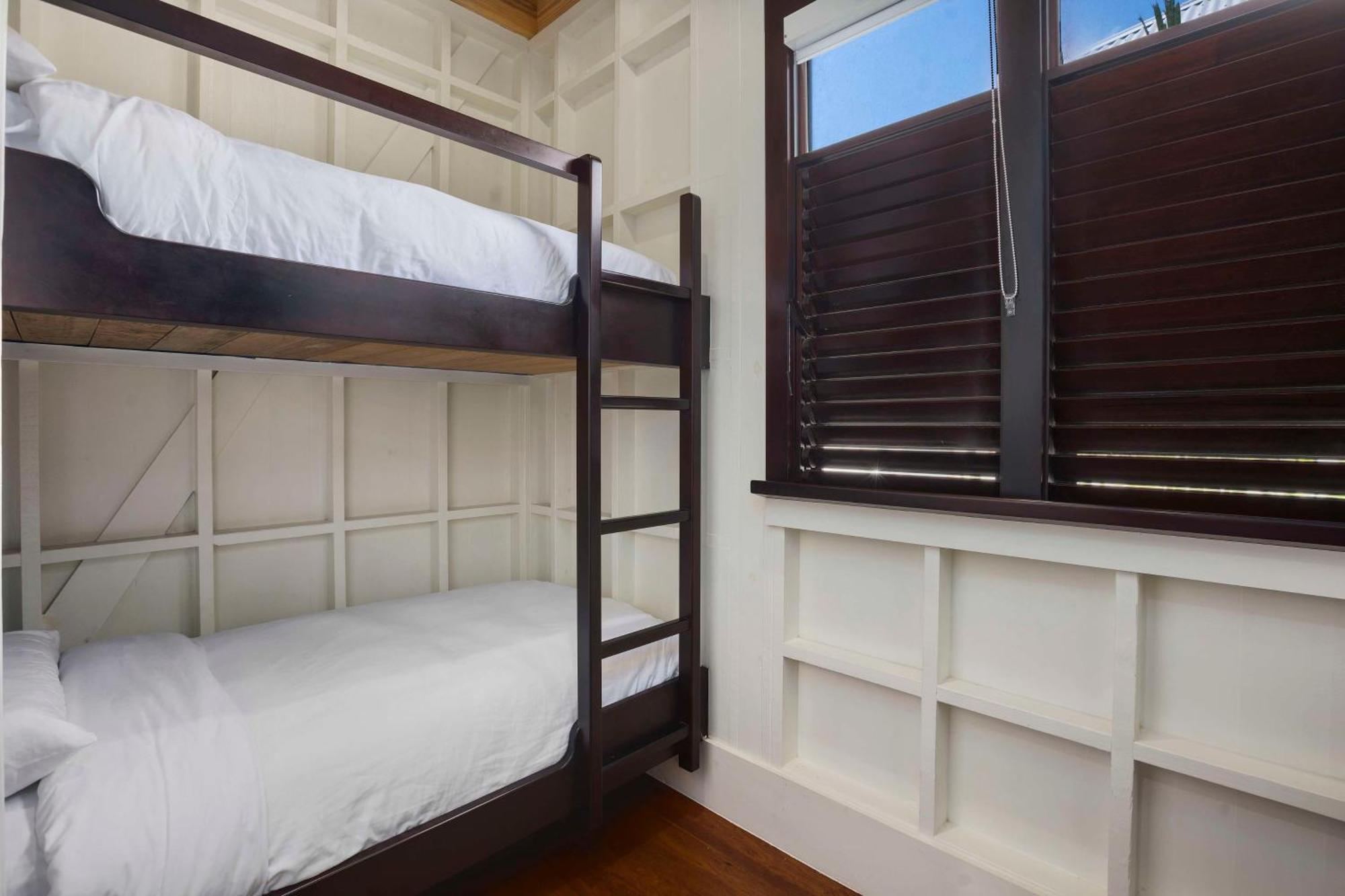 Mahogany Bay Resort And Beach Club, Curio Collection San Pedro  Zewnętrze zdjęcie