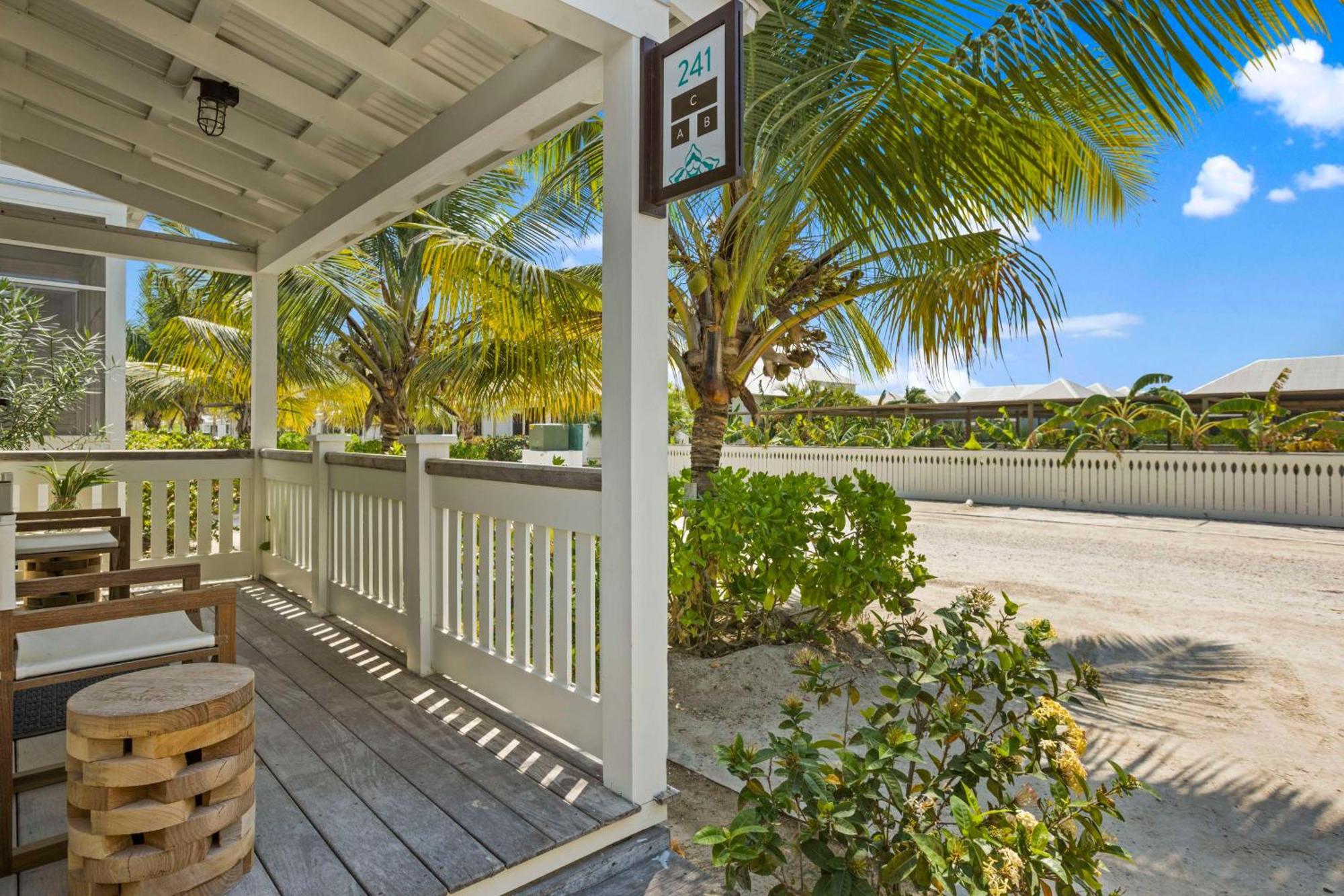 Mahogany Bay Resort And Beach Club, Curio Collection San Pedro  Zewnętrze zdjęcie